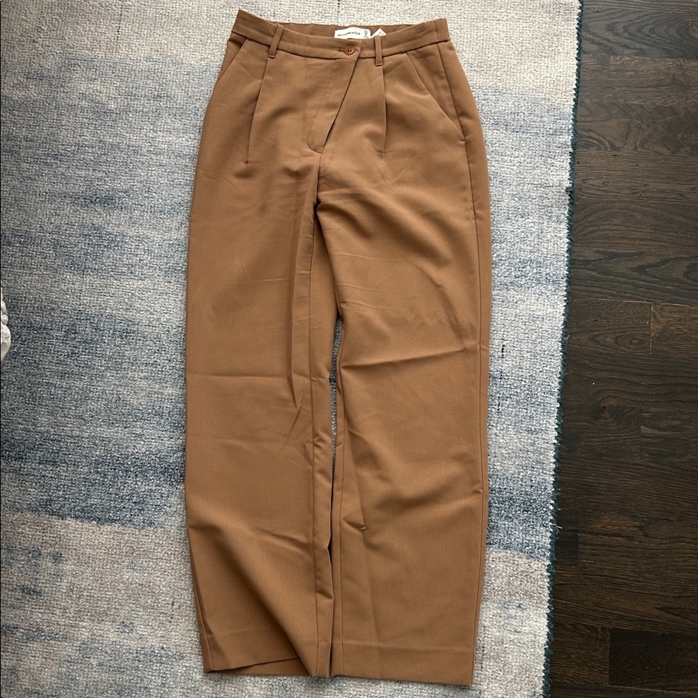 Abercrombie pleated work pants, lightly used, good condition, almost new